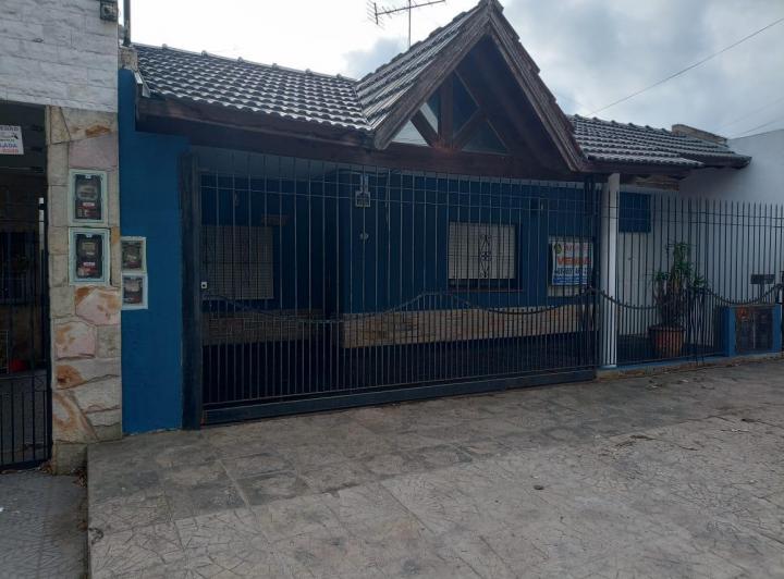 Casa · 200m² · 6 Ambientes · 2 Cocheras