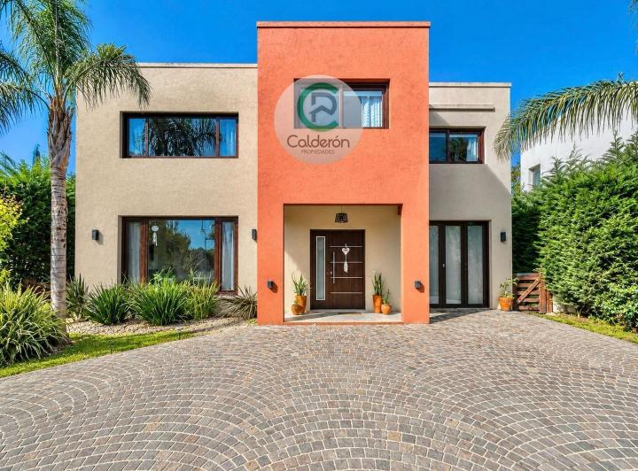 Casa · 210m² · 5 Ambientes