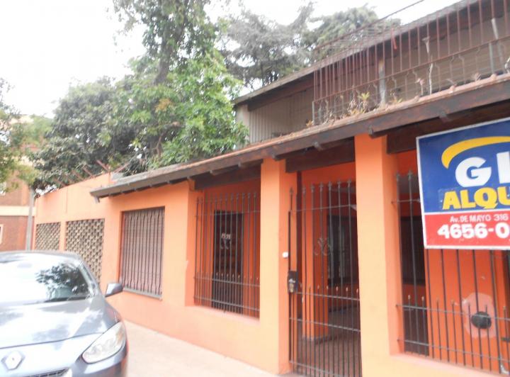 Casa · 800m² · 5 Ambientes · 1 Cochera