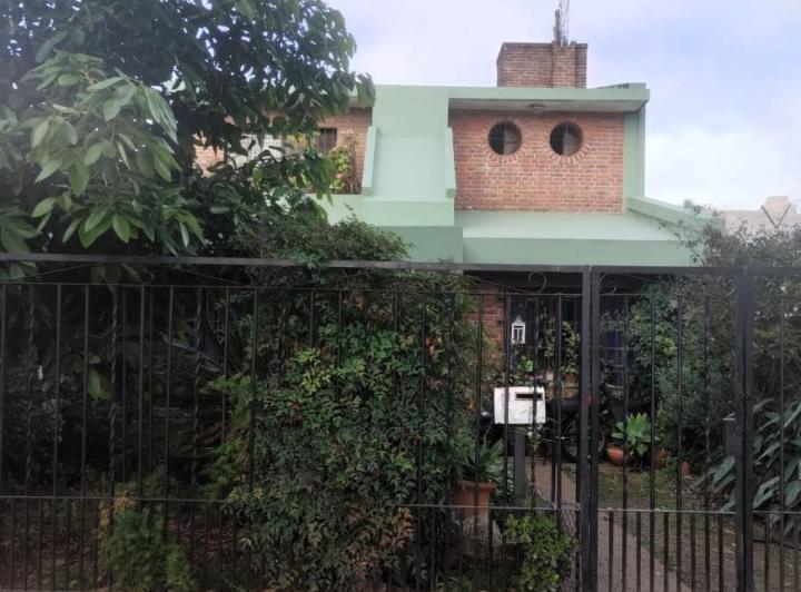 Casa · 180m² · 5 Ambientes · 1 Cochera
