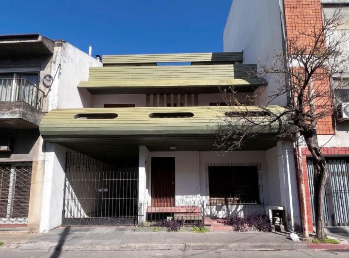 Casa · 195m² · 4 Ambientes · 2 Cocheras