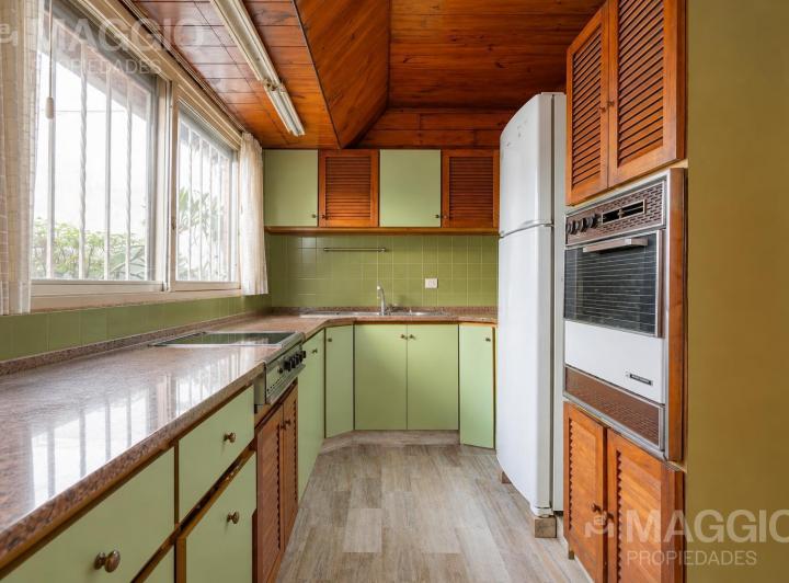 Casa · 250m² · 4 Ambientes · 2 Cocheras