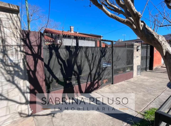 Casa · 82m² · 3 Ambientes · 1 Cochera
