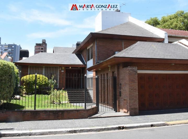 Casa · 430m² · 5 Ambientes · 4 Cocheras