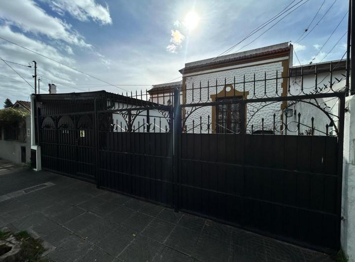 Casa · 172m² · 3 Ambientes · 1 Cochera