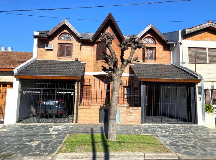 Casa · 170m² · 5 Ambientes · 1 Cochera