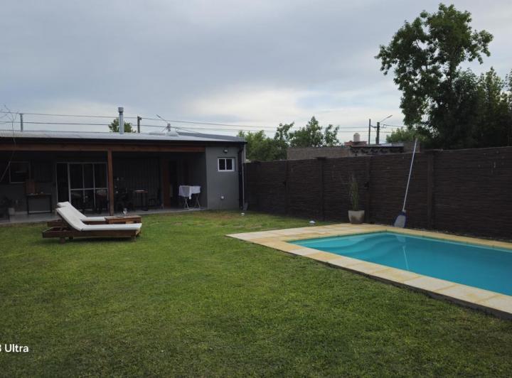 Casa · 140m² · 4 Ambientes · 2 Cocheras