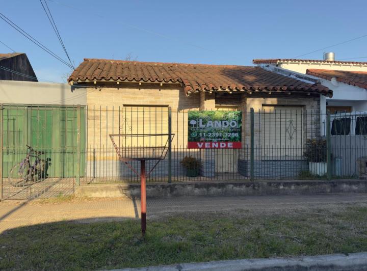 Casa · 110m² · 3 Ambientes · 2 Cocheras