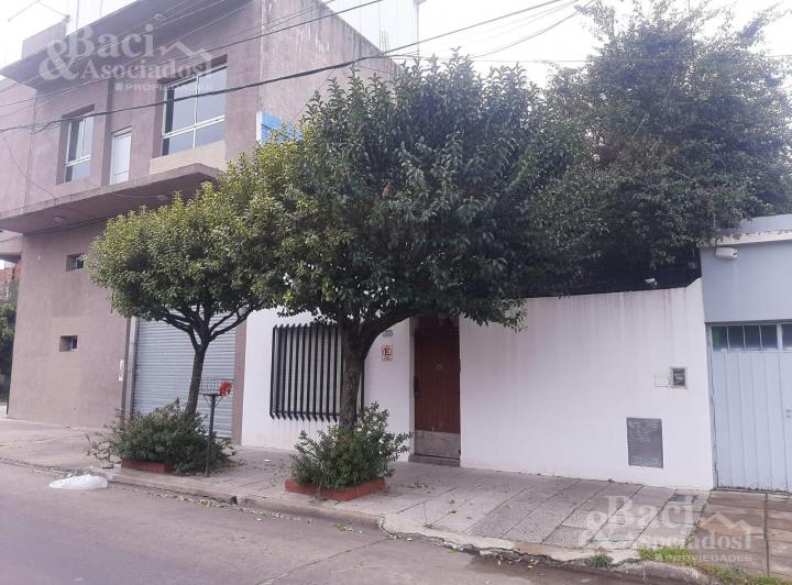 Casa · 140m² · 5 Ambientes