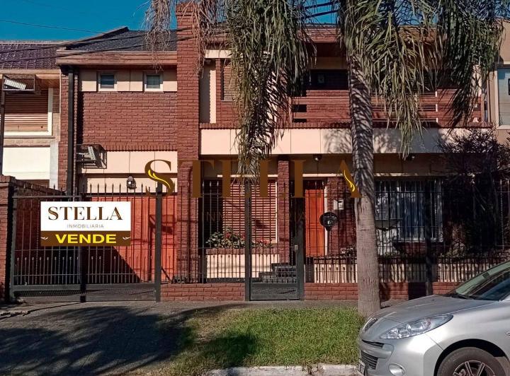 Casa · 190m² · 4 Ambientes · 1 Cochera
