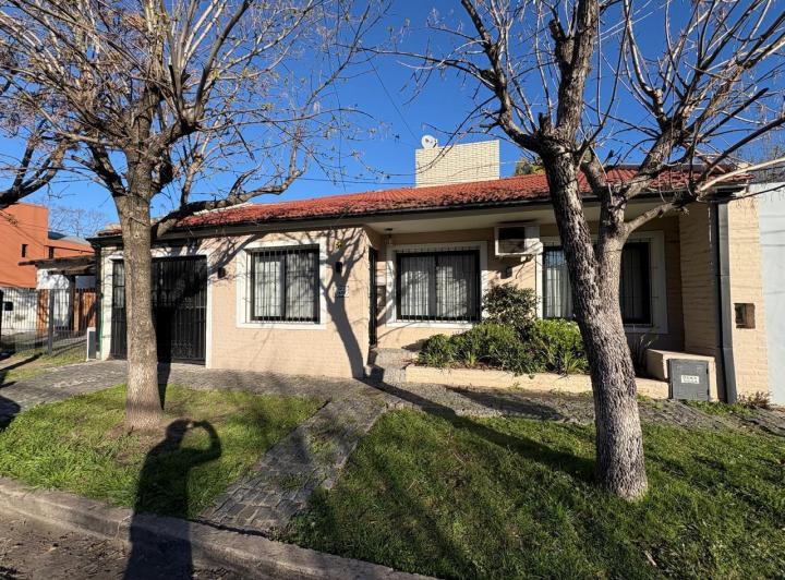 Casa · 108m² · 3 Ambientes · 1 Cochera