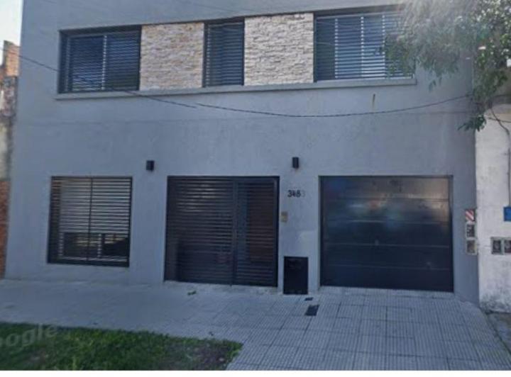 Casa · 240m² · 5 Ambientes · 1 Cochera