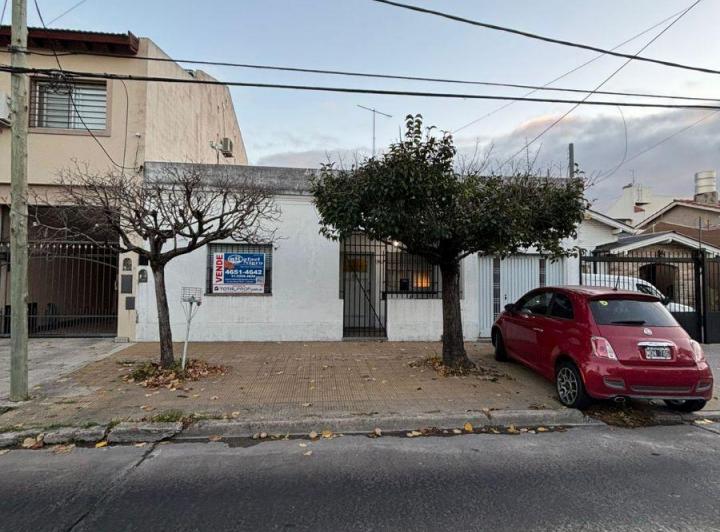 Casa · 200m² · 3 Ambientes · 1 Cochera