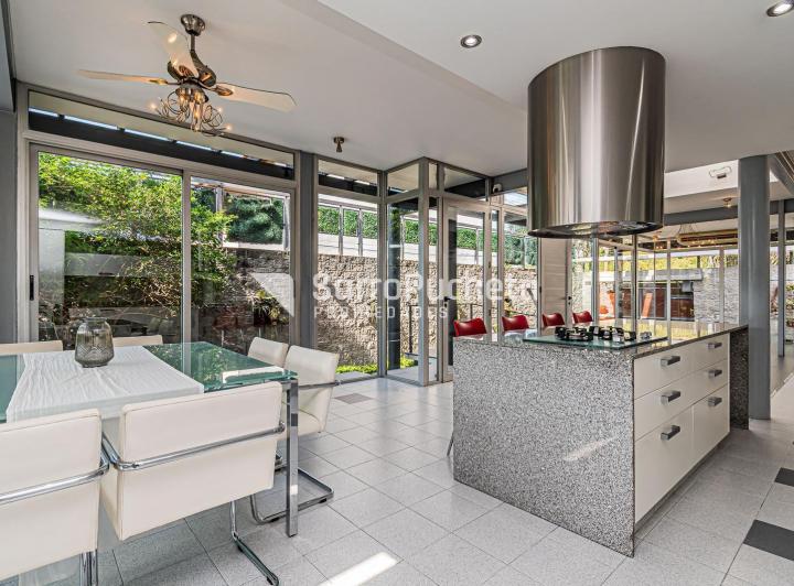 Casa · 298m² · 5 Ambientes