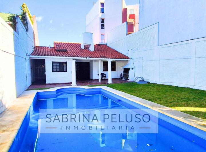 Casa · 146m² · 4 Ambientes · 2 Cocheras