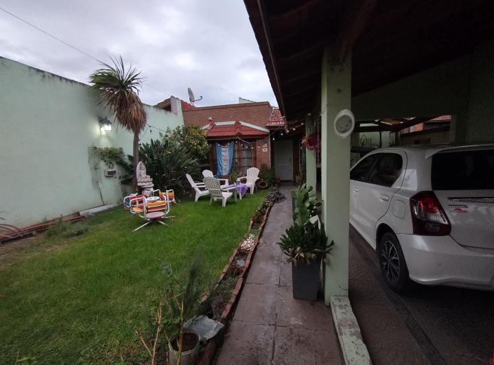 Casa · 140m² · 4 Ambientes · 2 Cocheras