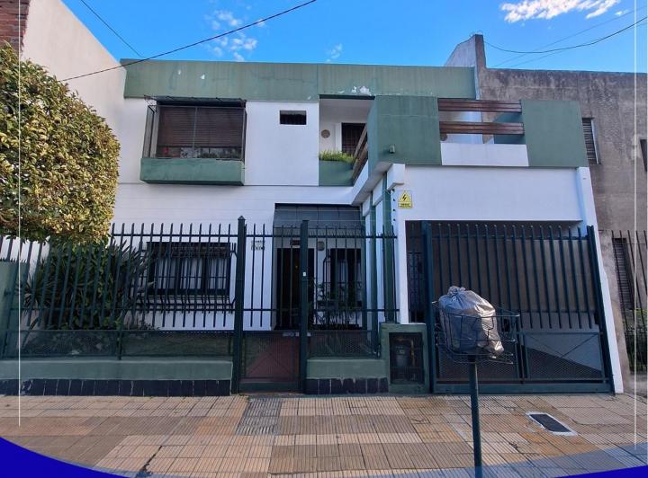 Casa · 200m² · 5 Ambientes · 1 Cochera