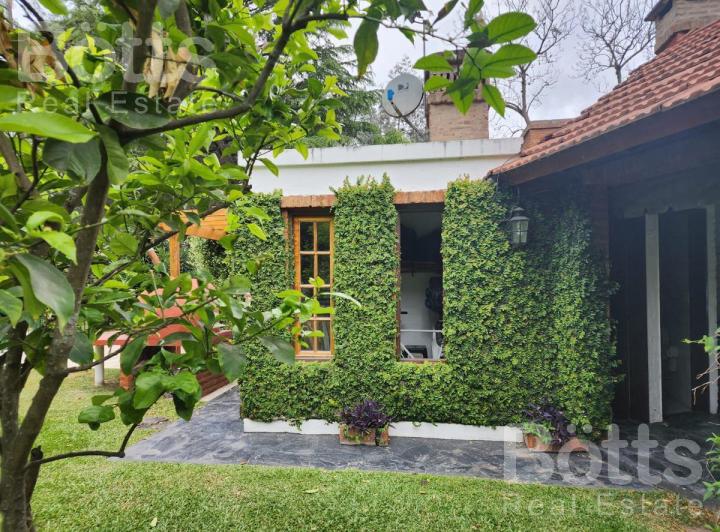 Casa · 110m² · 4 Ambientes · 1 Cochera