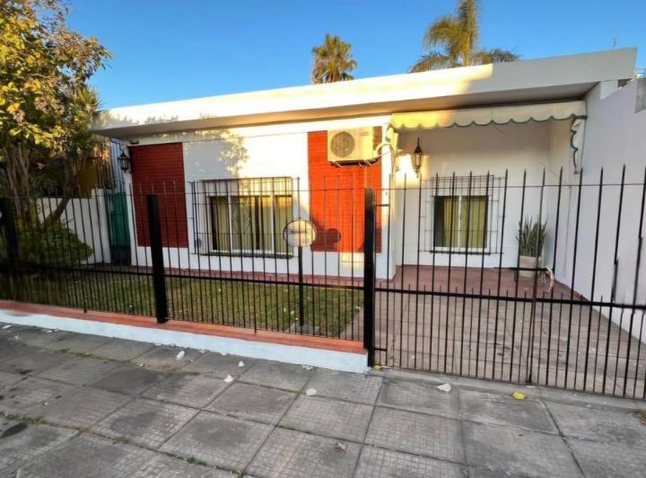 Casa · 90m² · 3 Ambientes · 1 Cochera