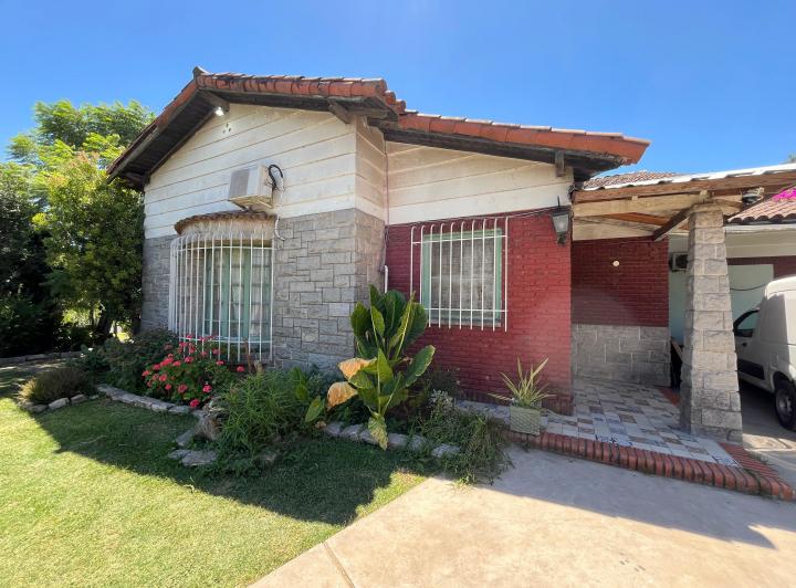 Casa · 179m² · 4 Ambientes · 1 Cochera