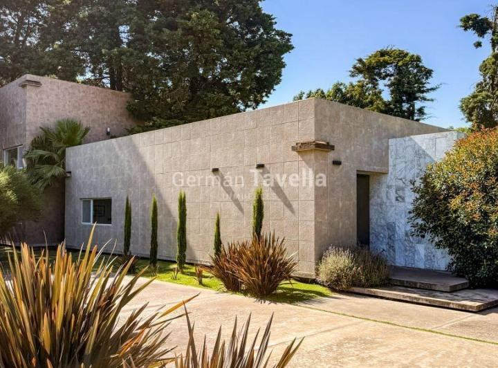 Casa · 770m² · 7 Ambientes · 6 Cocheras