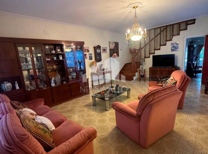 Casa · 250m² · 4 Ambientes · 1 Cochera