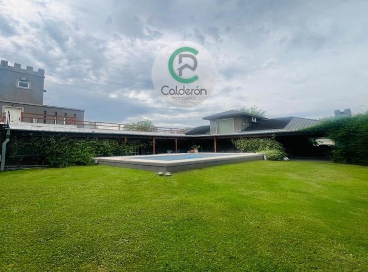 Casa · 260m² · 5 Ambientes · 6 Cocheras