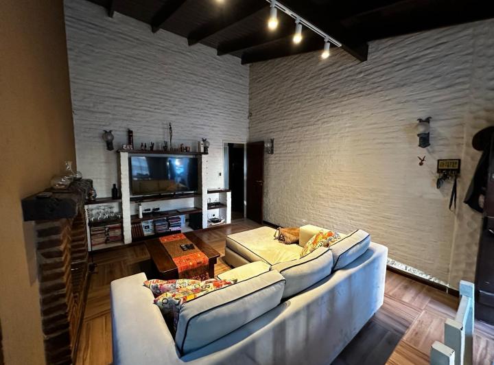 Casa · 118m² · 5 Ambientes · 1 Cochera