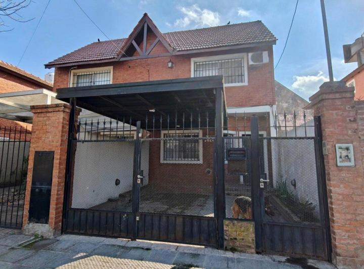 Casa · 67m² · 4 Ambientes · 1 Cochera