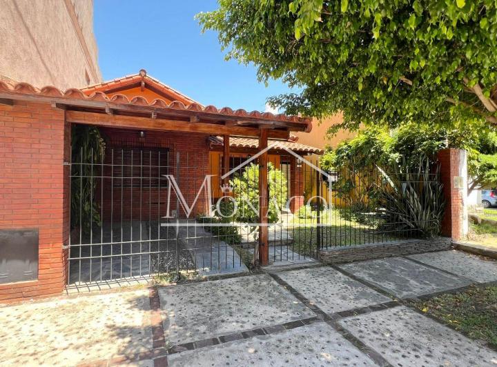 Casa · 169m² · 3 Ambientes · 1 Cochera