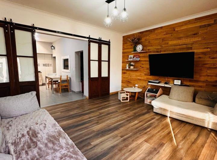 Casa · 200m² · 4 Ambientes · 1 Cochera