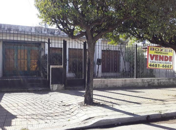 Casa · 150m² · 4 Ambientes · 3 Cocheras