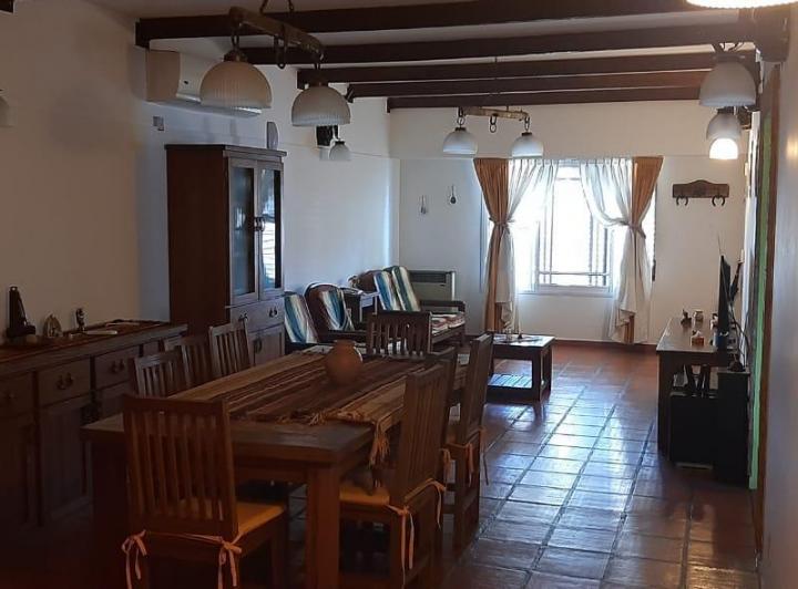 Casa · 140m² · 4 Ambientes · 2 Cocheras