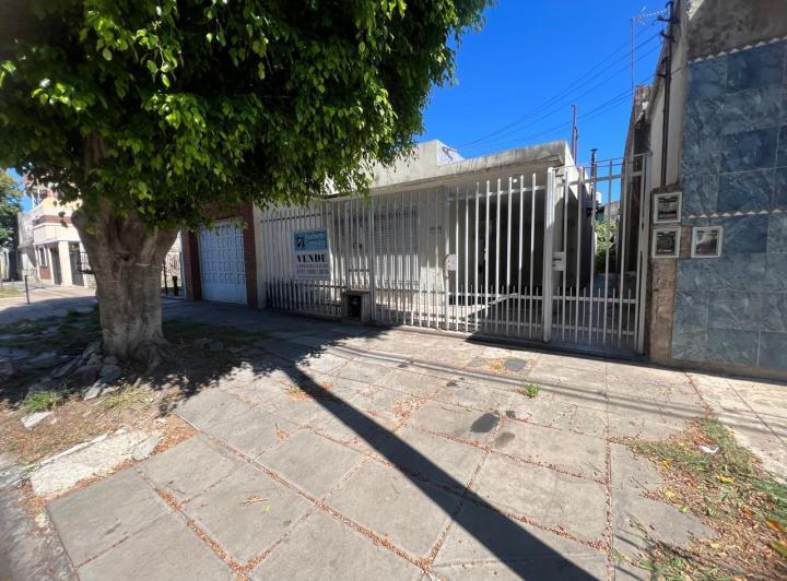Casa · 150m² · 4 Ambientes · 1 Cochera