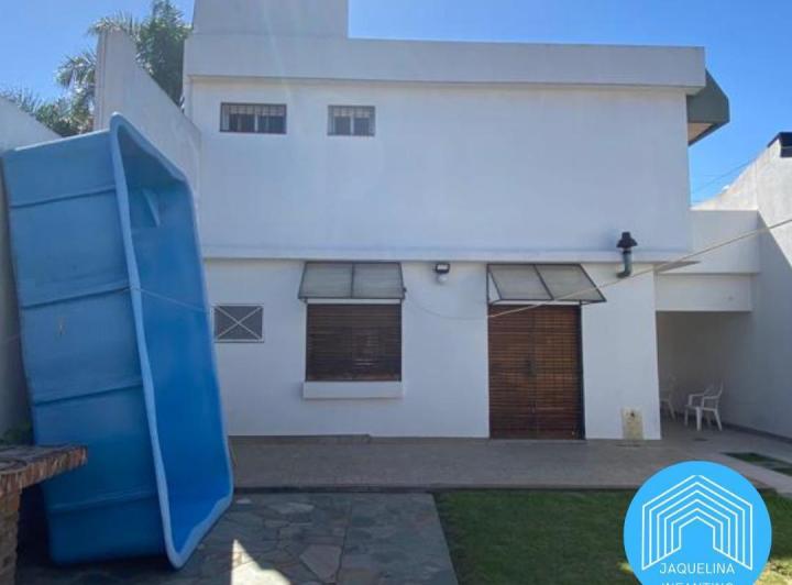 Casa · 120m² · 3 Ambientes · 4 Cocheras
