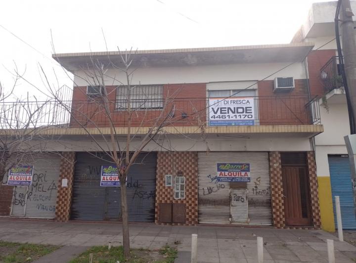 Casa · 210m² · 3 Ambientes · 6 Cocheras