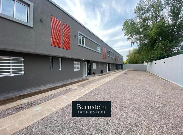 Casa · 85m² · 4 Ambientes · 1 Cochera