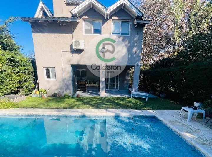 Casa · 102m² · 5 Ambientes · 3 Cocheras