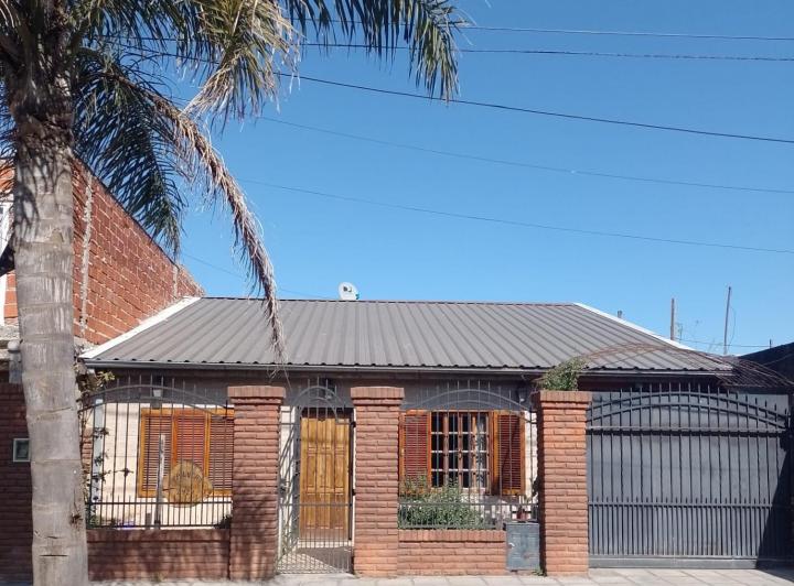 Casa · 97m² · 4 Ambientes · 1 Cochera