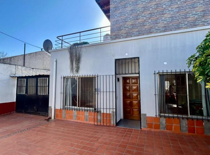 Casa · 150m² · 5 Ambientes · 2 Cocheras