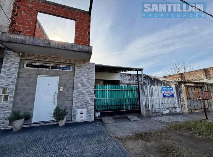 Casa · 80m² · 5 Ambientes · 2 Cocheras