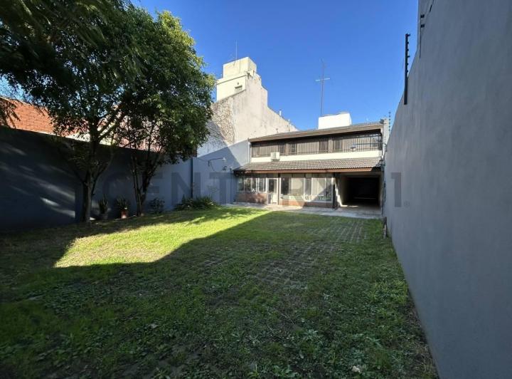 Casa · 248m² · 4 Ambientes · 4 Cocheras