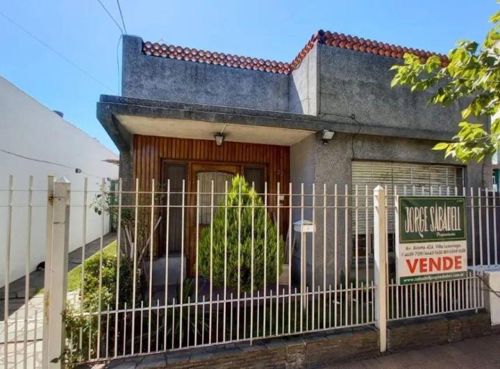 Casa · 90m² · 3 Ambientes · 2 Cocheras
