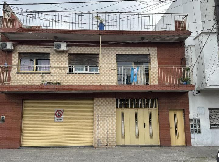 Casa · 119m² · 6 Ambientes · 3 Cocheras