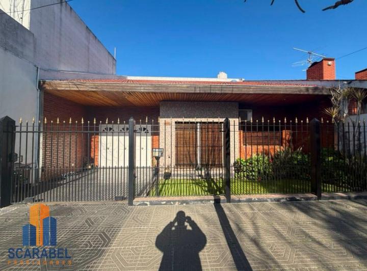 Casa · 110m² · 4 Ambientes · 1 Cochera