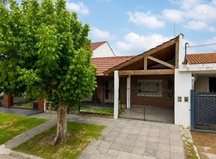 Casa · 100m² · 3 Ambientes · 1 Cochera