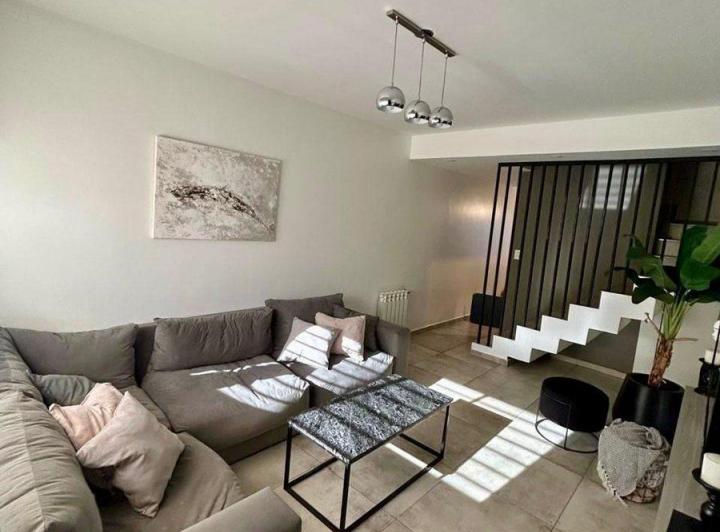 Casa · 105m² · 4 Ambientes · 1 Cochera
