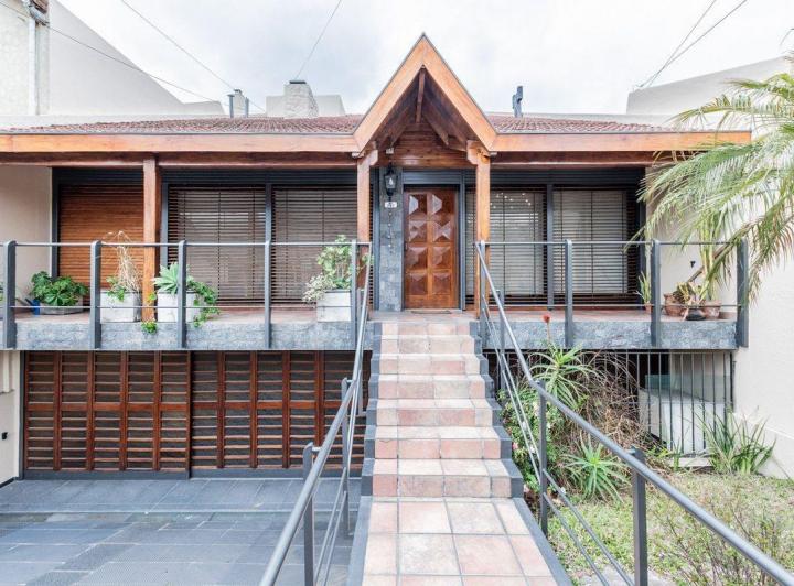 Casa · 327m² · 5 Ambientes · 1 Cochera