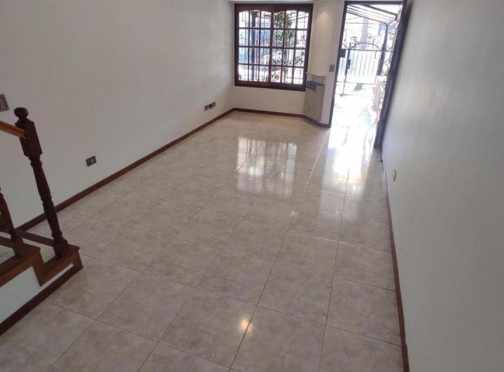 Casa · 82m² · 4 Ambientes · 1 Cochera
