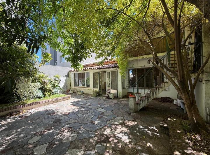 Casa · 248m² · 3 Ambientes · 1 Cochera